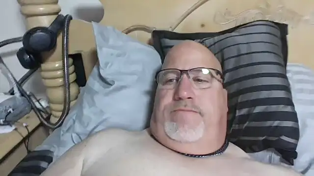 Bigbear0563 online show from 10-27-25, 05:52