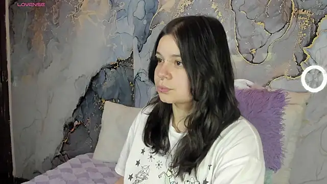 Snapshot of Mey_moon chatting on 02-23-26, 03:41 Mey moon online show from 02-23-26, 03:41