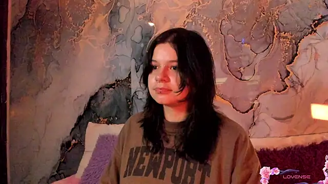 Snapshot of Mey_moon chatting on 11-15-25, 04:00 Mey moon online show from 11-15-25, 04:00