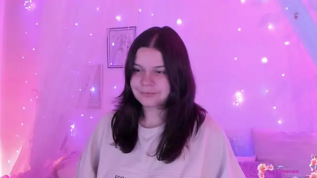 Snapshot of Mey_moon chatting on 09-12-25, 02:34 Mey moon online show from 09-12-25, 02:34