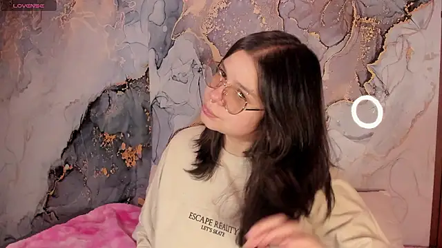 Snapshot of Mey_moon chatting on 03-01-26, 05:40 Mey moon online show from 03-01-26, 05:40