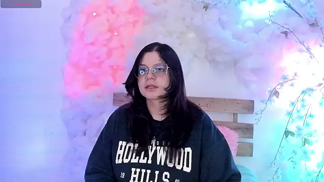 Snapshot of Mey_moon chatting on 02-04-25, 08:59 Mey moon online show from 02-04-25, 08:59