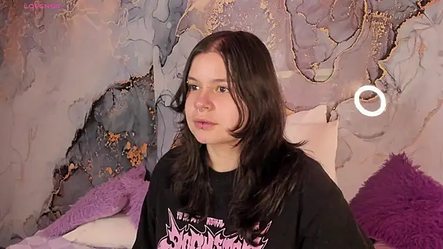 Snapshot of Mey_moon chatting on 02-16-26, 05:06 Mey moon online show from 02-16-26, 05:06