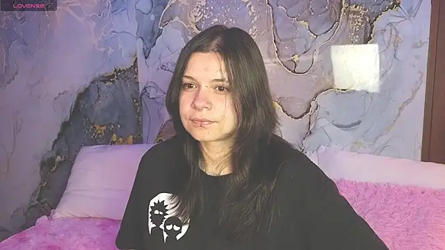 Snapshot of Mey_moon chatting on 06-18-26, 03:16 Mey moon online show from 06-18-26, 03:16