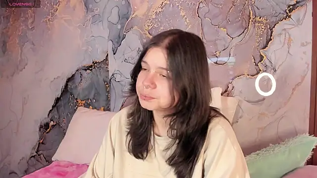 Snapshot of Mey_moon chatting on 03-04-26, 03:58 Mey moon online show from 03-04-26, 03:58