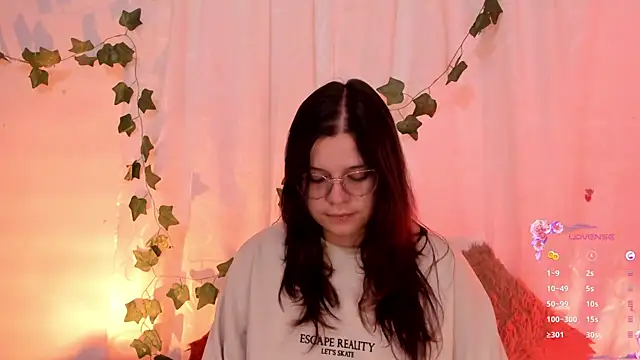 Snapshot of Mey_moon chatting on 03-20-25, 03:13 Mey moon online show from 03-20-25, 03:13