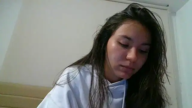 Snapshot of _andygirl chatting on 05-13-26, 02:40 andygirl online show from 05-13-26, 02:40