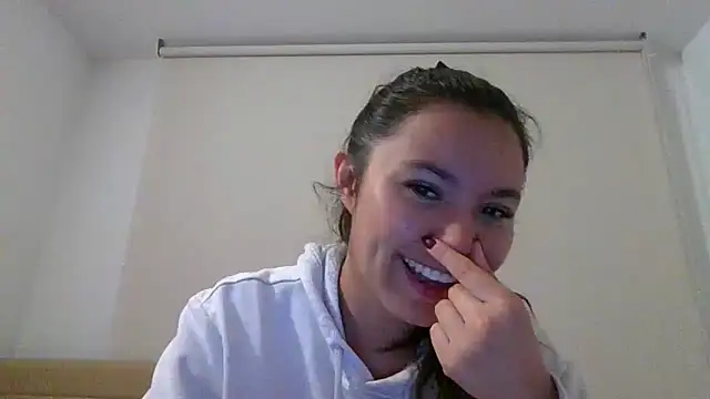 Snapshot of _andygirl chatting on 04-28-26, 02:27 andygirl online show from 04-28-26, 02:27
