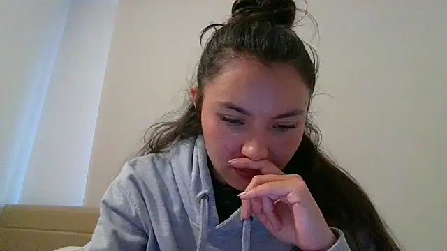Snapshot of _andygirl chatting on 05-31-26, 09:37 andygirl online show from 05-31-26, 09:37