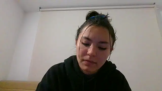 Snapshot of _andygirl chatting on 05-05-26, 12:24 andygirl online show from 05-05-26, 12:24