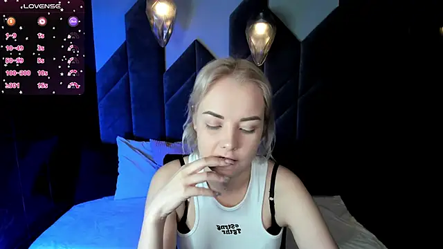 StephanieSweety online show from 02-18-25, 01:44