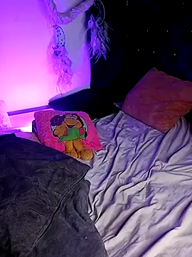 Piafisher1 online show from 03-18-25, 04:39