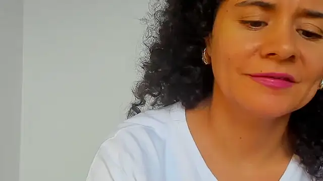 Snapshot of Sami_Hotie1 chatting on 09-18-25, 08:45 Sami Hotie1 online show from 09-18-25, 08:45