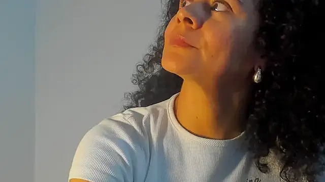 Snapshot of Sami_Hotie1 chatting on 10-31-25, 09:22 Sami Hotie1 online show from 10-31-25, 09:22