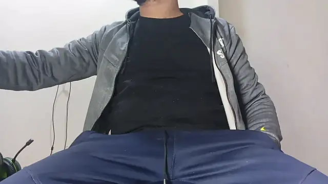 draculaa1 online show from 11-18-25, 09:56