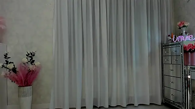 Snapshot of SeductiveButterfly chatting on 03-07-25, 02:25 SeductiveButterfly online show from 03-07-25, 02:25