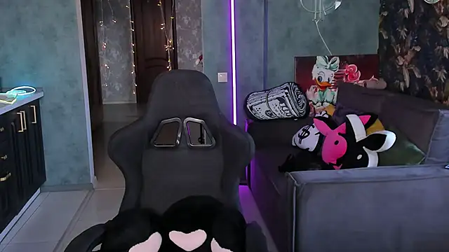 Blckmirrorr online show from 04-18-26, 06:27