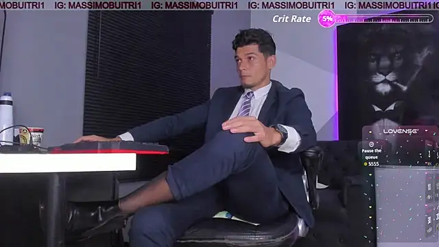 Snapshot of massimo_g chatting on 10-15-25, 01:37 massimo g online show from 10-15-25, 01:37