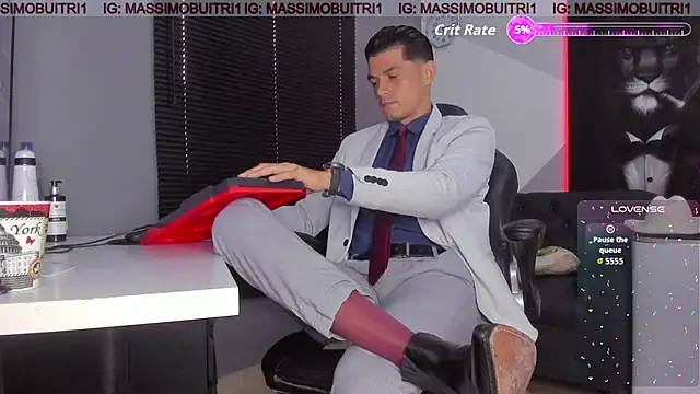 Snapshot of massimo_g chatting on 10-22-25, 12:15 massimo g online show from 10-22-25, 12:15