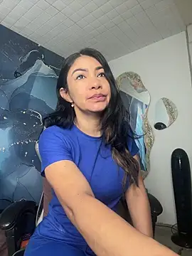 luzcastillo07 online show from 05-25-26, 02:11