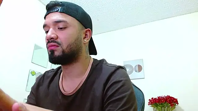 Snapshot of mathew_vidal1 chatting on 10-11-25, 10:22 mathew vidal1 online show from 10-11-25, 10:22