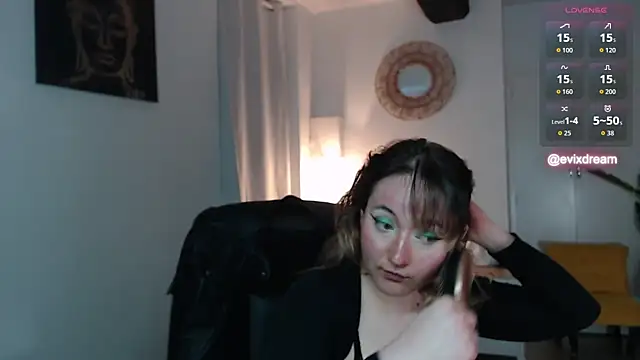 Crystal-dreamt online show from 04-17-26, 12:19