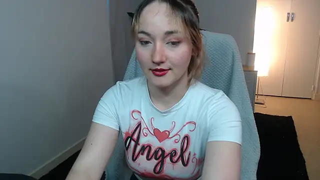 Crystal-dreamt online show from 01-06-26, 09:35