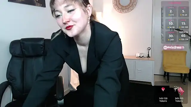 Crystal-dreamt online show from 04-03-26, 09:27