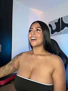 meganjames1 online show from 06-18-26, 12:20
