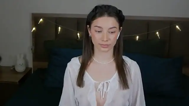 Snapshot of sinthiaroze chatting on 03-21-25, 05:56 sinthiaroze online show from 03-21-25, 05:56