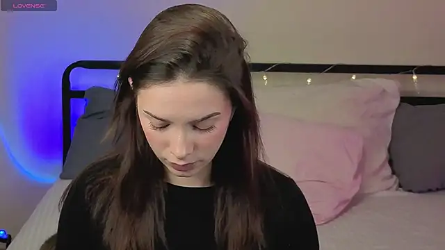 sinthiaroze online show from 11-22-25, 05:23