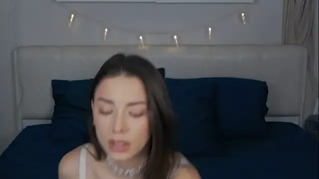 Snapshot of sinthiaroze chatting on 12-28-24, 01:59 sinthiaroze online show from 12-28-24, 01:59
