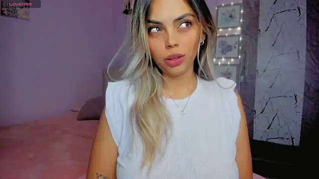Gabby prieto online show from 06-18-26, 04:22