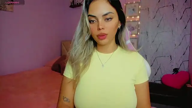 Gabby prieto online show from 06-19-26, 01:22