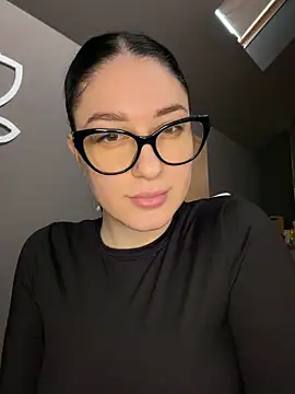 moniqque online show from 11-12-25, 07:01