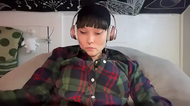 Snapshot of FRRANNKIE chatting on 02-25-25, 04:14 FRRANNKIE online show from 02-25-25, 04:14