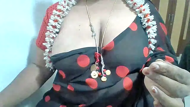 Snapshot of archanatelugu9 chatting on 05-17-26, 11:05 archanatelugu9 online show from 05-17-26, 11:05