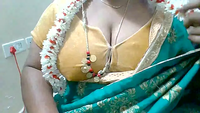 Snapshot of archanatelugu9 chatting on 09-10-25, 12:48 archanatelugu9 online show from 09-10-25, 12:48