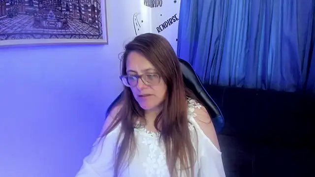 Snapshot of Ivette_Shaira chatting on 06-10-26, 05:47 Ivette Shaira online show from 06-10-26, 05:47