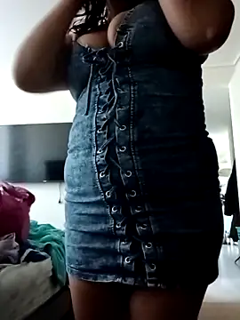 Snapshot of Morenitha-XXX chatting on 11-06-25, 12:42 Morenitha-XXX online show from 11-06-25, 12:42