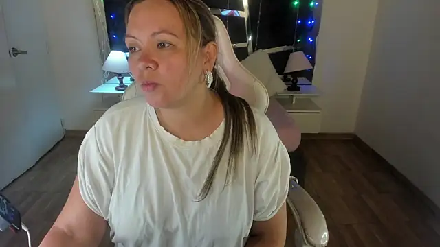 victoria rosse520 online show from 02-25-25, 08:32