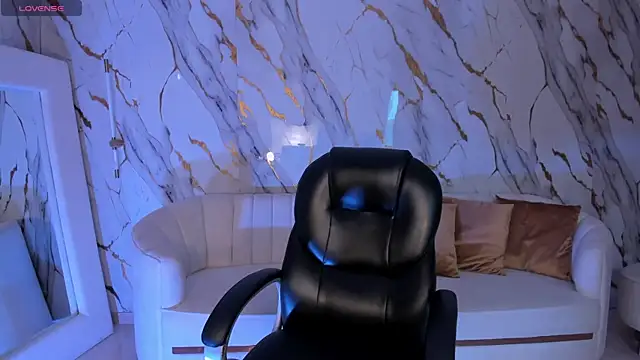 DannaCruz online show from 11-11-25, 07:52