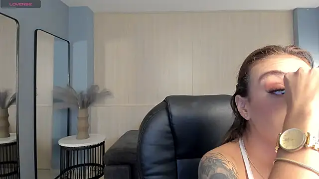 DannaCruz online show from 09-28-25, 10:55