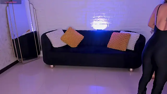 Snapshot of BiancaPierce chatting on 09-15-25, 12:05 BiancaPierce online show from 09-15-25, 12:05