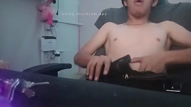 adri uwu online show from 11-03-25, 01:44