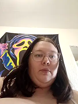 Sexycurvyemilyy online show from 04-11-26, 08:01