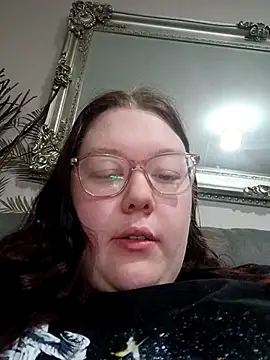 Snapshot of Sexycurvyemilyy chatting on 11-20-25, 06:41 Sexycurvyemilyy online show from 11-20-25, 06:41