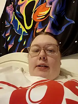 Snapshot of Sexycurvyemilyy chatting on 11-21-25, 07:46 Sexycurvyemilyy online show from 11-21-25, 07:46