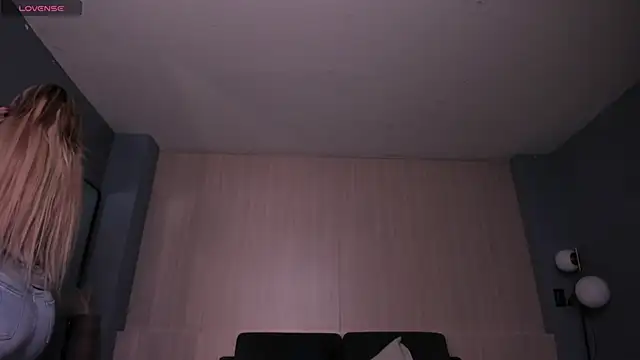 Snapshot of SophiePalmer chatting on 05-22-26, 10:46 SophiePalmer online show from 05-22-26, 10:46