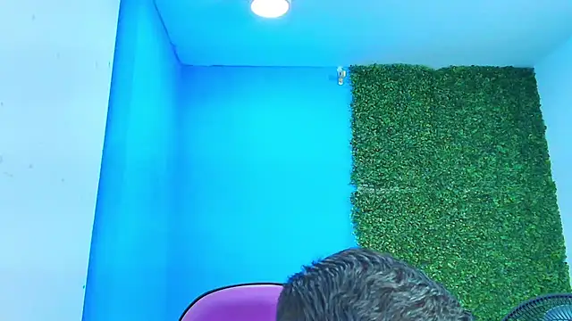 Snapshot of DEIBY_BABY chatting on 02-15-25, 04:03 DEIBY BABY online show from 02-15-25, 04:03